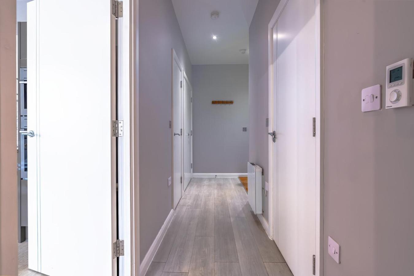 Apartamento Modern Serviced Apartment: Short Walk To Center Bristol