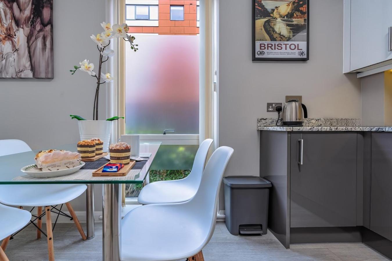 Apartamento Modern Serviced Apartment: Short Walk To Center Bristol
